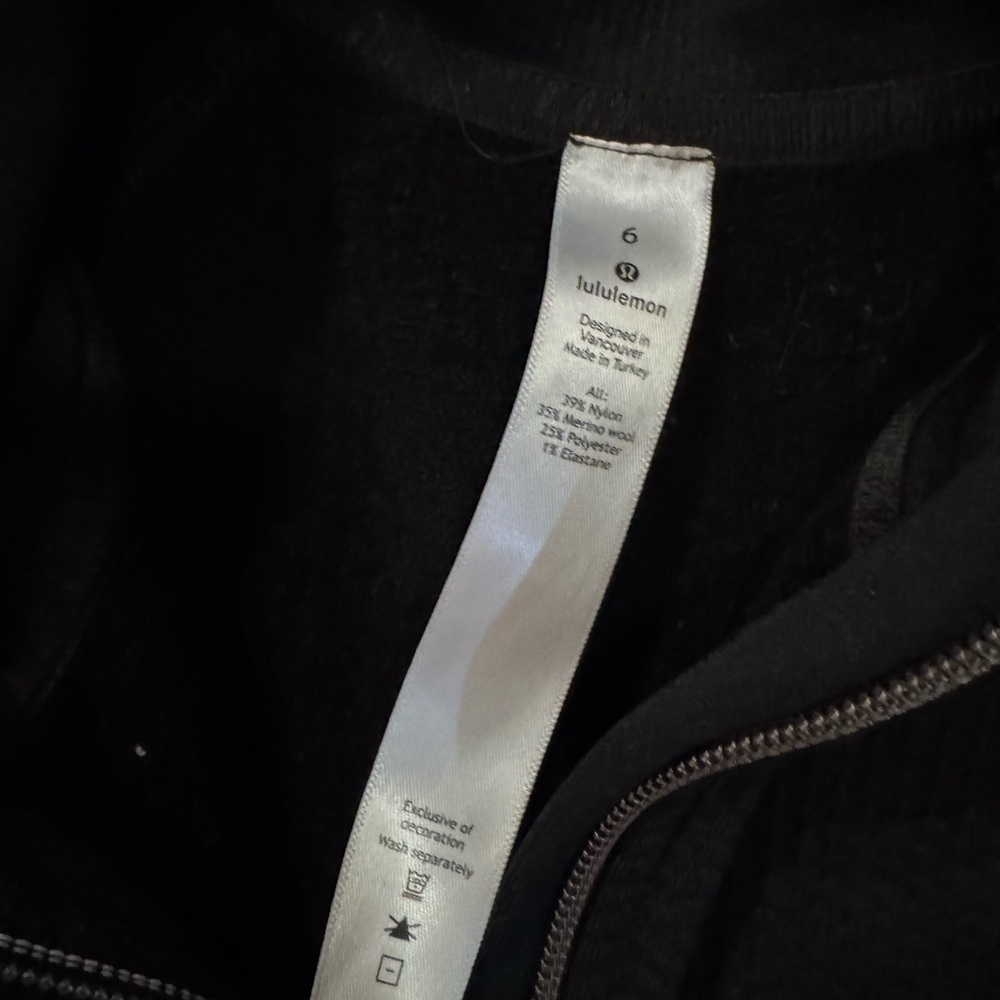 Lululemon Engineered Warmth Half Zip Black
Merino Wool Blend Pullover Size 6 - Picture 4 of 8